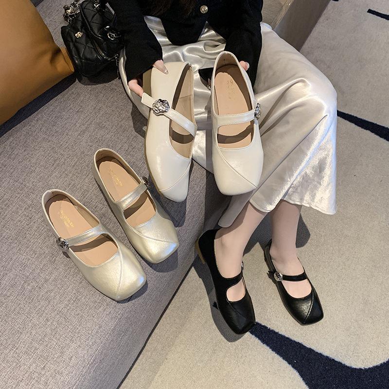 Silver Velcro single shoes retro square head 2025 summer new Mary Jane shoes women's low heel with skirt grandma shoes