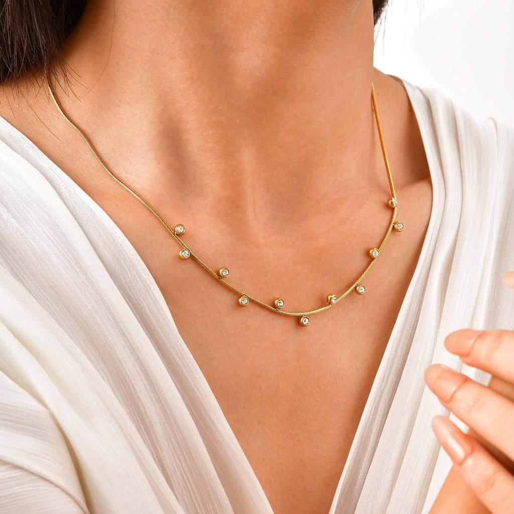 Wind Stainless Steel Round Snake Chain Necklace Ladies Luxury Shiny Zircon Collarbone Chain Nc-2383