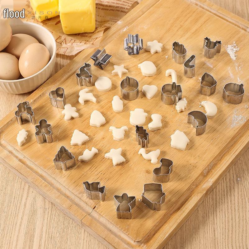 Stainless Steel Christmas Cookie Cutters, 20-Piece Mini Set for Baking and Vegetable Molds.