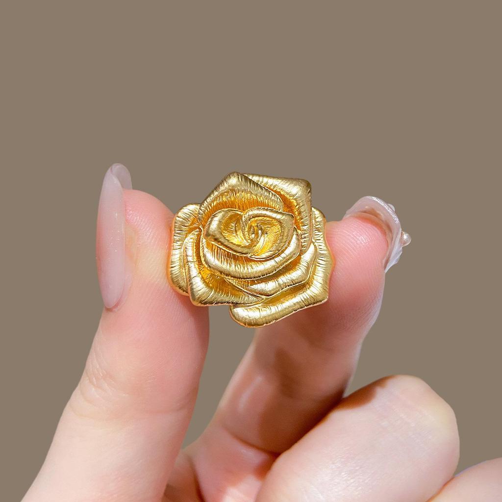 Gold Rose Brooch - Retro Court Style, Summer Light Luxury Pin for Clothes, Elegant Women's Accessory