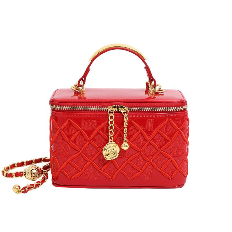 

New fashion Xiaoxiangfeng rhombus embroidery thread chain shoulder messenger bag niche design handbag box bag
