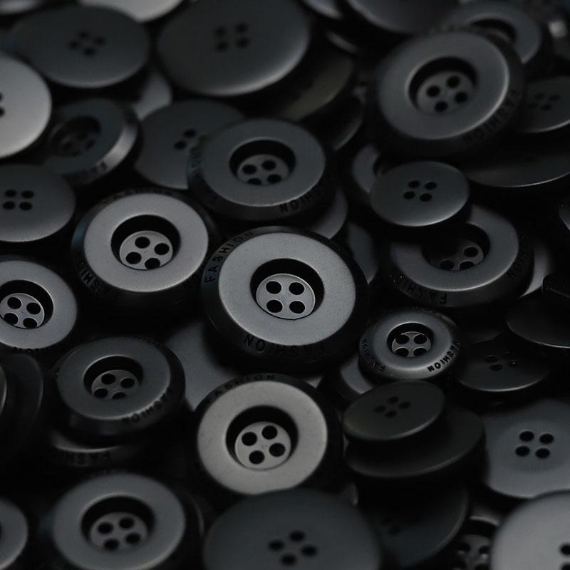 

Letter Resin Four-Eye Buttons Black White Blazer Clothing Buttons Trench Coat Fur Coat Buttons 1 #[w2383 #four-eye thick-edge FA black] 15mm