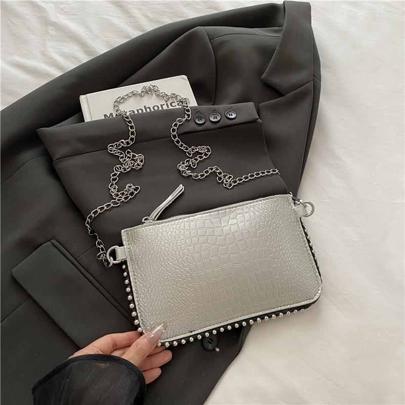 

Маленькая сумка женская сумка подмышку новая женская модная универсальная на плечо кроссбоди текстурная цепочка маленькая квадратная сумка серебряный