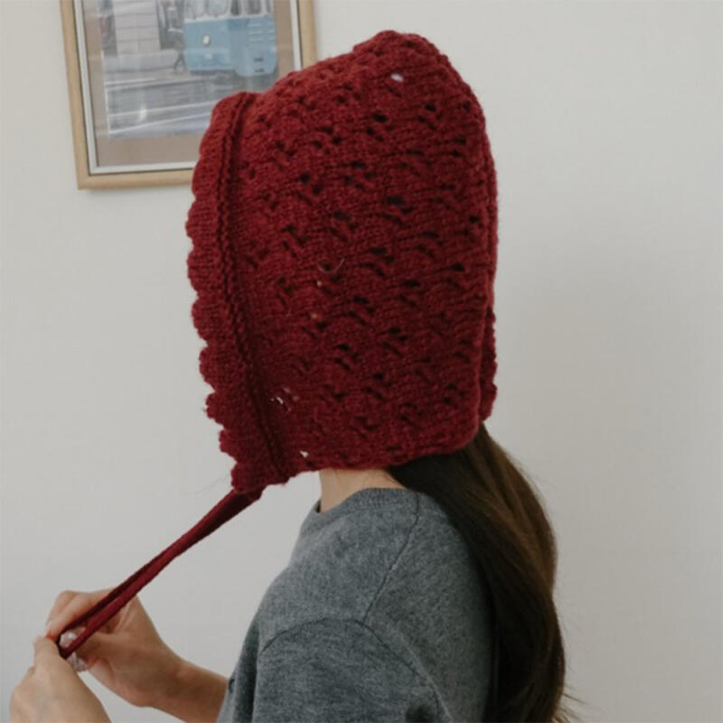 Women's Strappy Skashi Knit Bonnet Hat