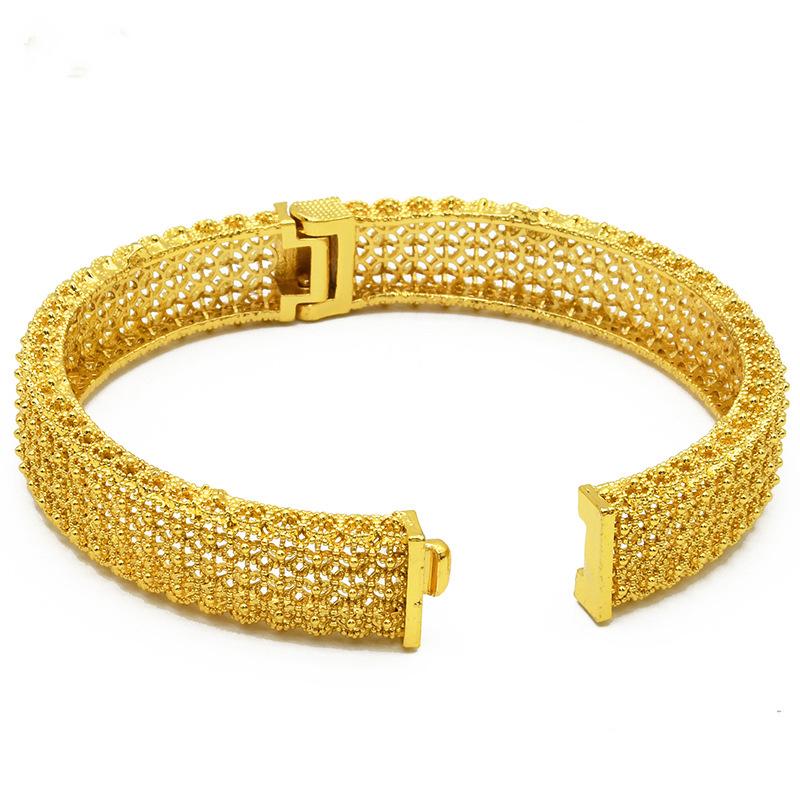24K Gold Plated Dubai Bridal Bracelet Alloy Nigerian Ladies Sand Gold Bracelet Jewelry Bracelet 2026