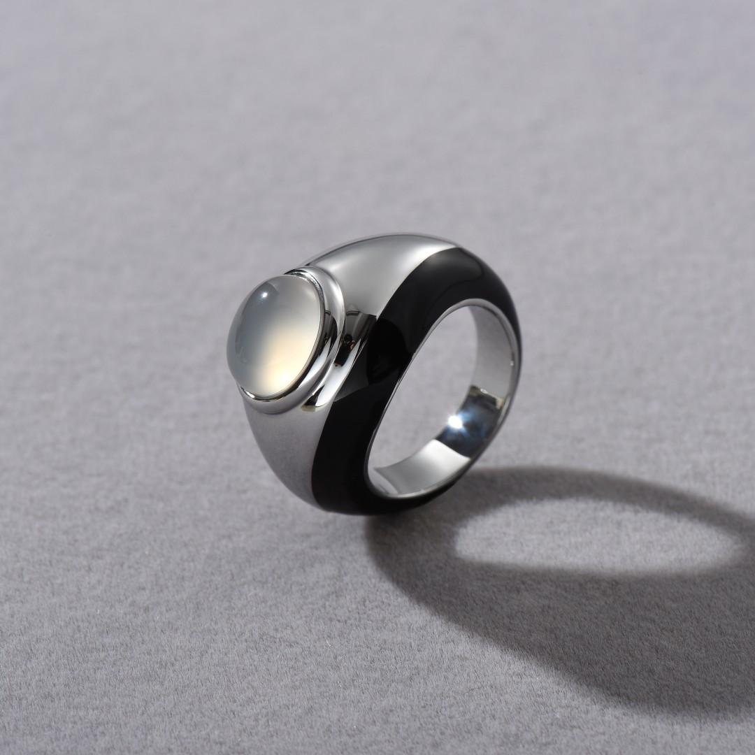 Премиальное Металлическое Покрытие Платиной Медного Цвета Сочетающееся с Черной Капельной Глазурью Инкрустированное Белым Халцедоном Кольцо Модное Персональное Уникальное Кольцо Женское
