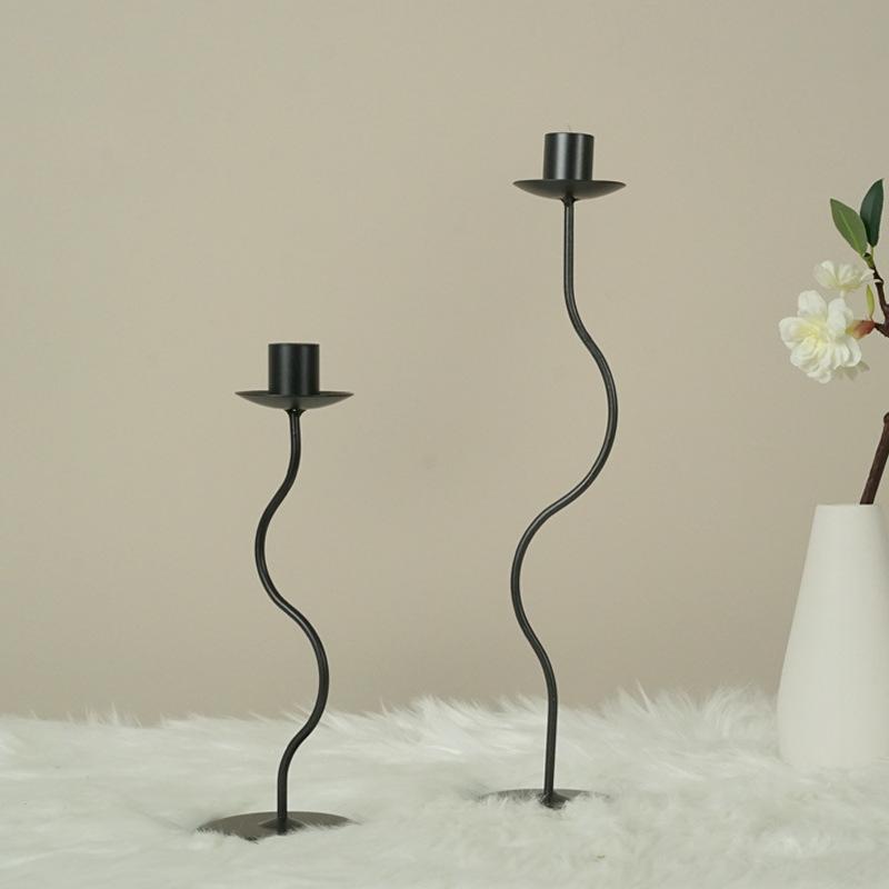 European Simple Metal Black Curved Candle Holder Creative Retro Wrought Iron Room Home Decoration Desktop Candle Stick Stand