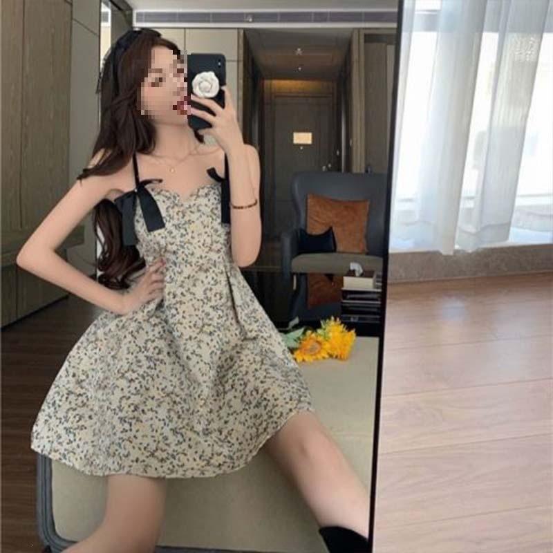 Court style 2026 new pure desire skirt floral dress women's summer suspender skirt hip skirt coffee break skirt