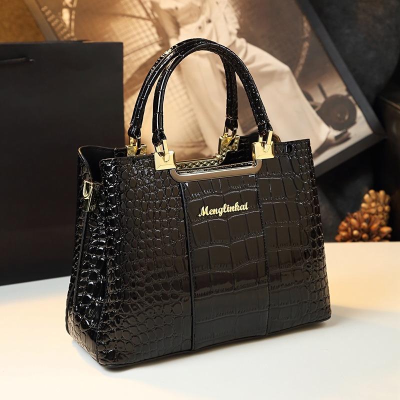 2026 new fashiable crocodile pattern elegant middle-aged women s bag light luxury handbag чёрный