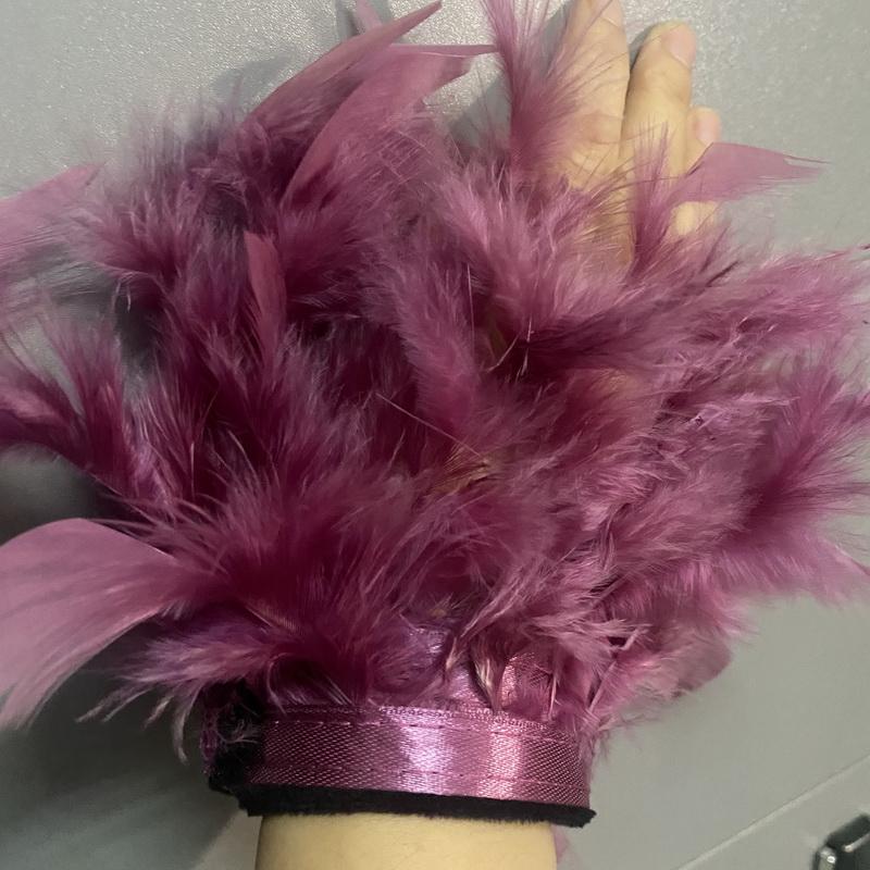 

Манжета из страусиных перьев для женщин Манжеты из перьев на запястье Элегантный браслет-защелка из перьев Манжеты для фото ногтей Манжеты для рубашек с перьями 1pcs