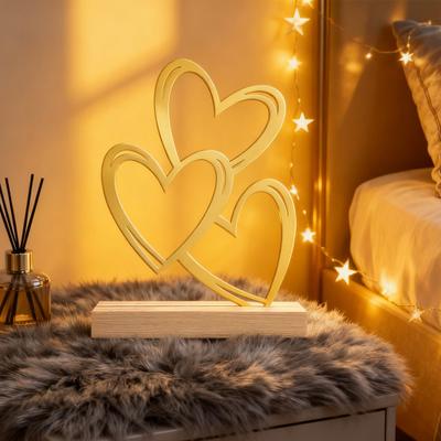 Metallherzschild 3 Liebesherzen Skulptur mit Holzsockel Romantische Kaminsims- Tischdekoration für Valentinstag Jahrestag Hochzeit