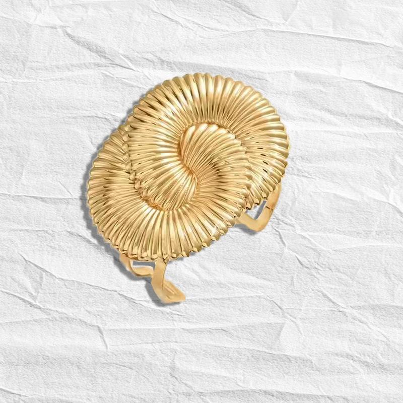 

Atmospheric metal geometric stud earrings fashion temperament simple twisted texture bracelet girl золотий жовтий колір