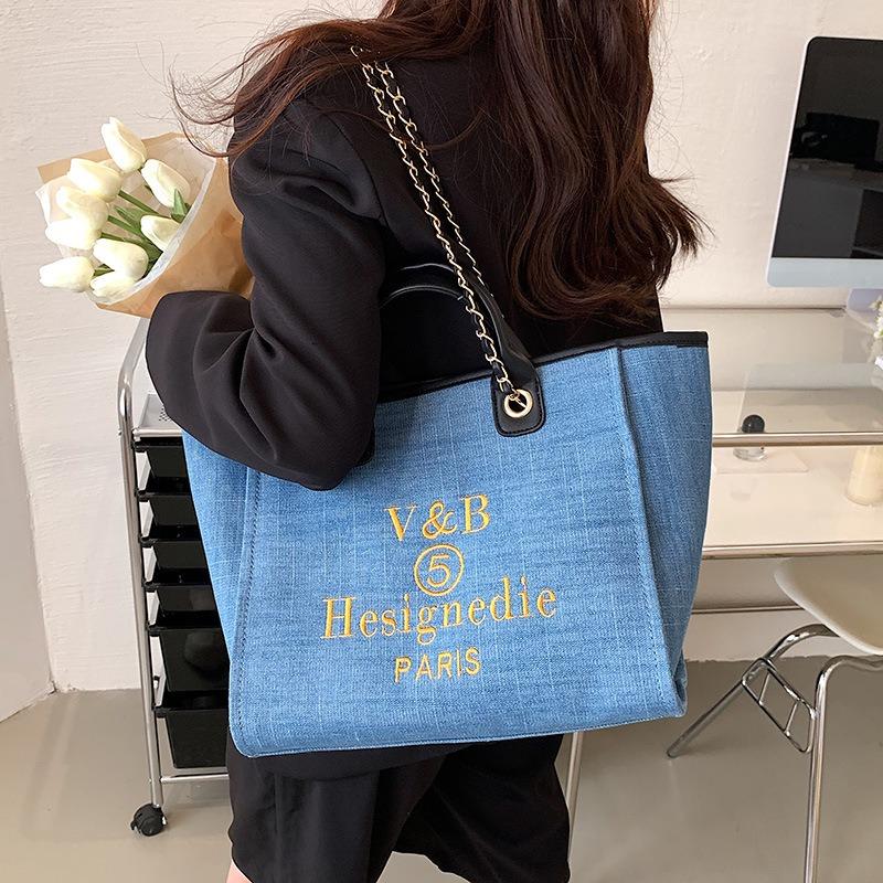 Women's Bags, New Bags, Large Bags, Shoulder Bags, Large-capacity Handbags, Embroidered Thread Messenger Bags.