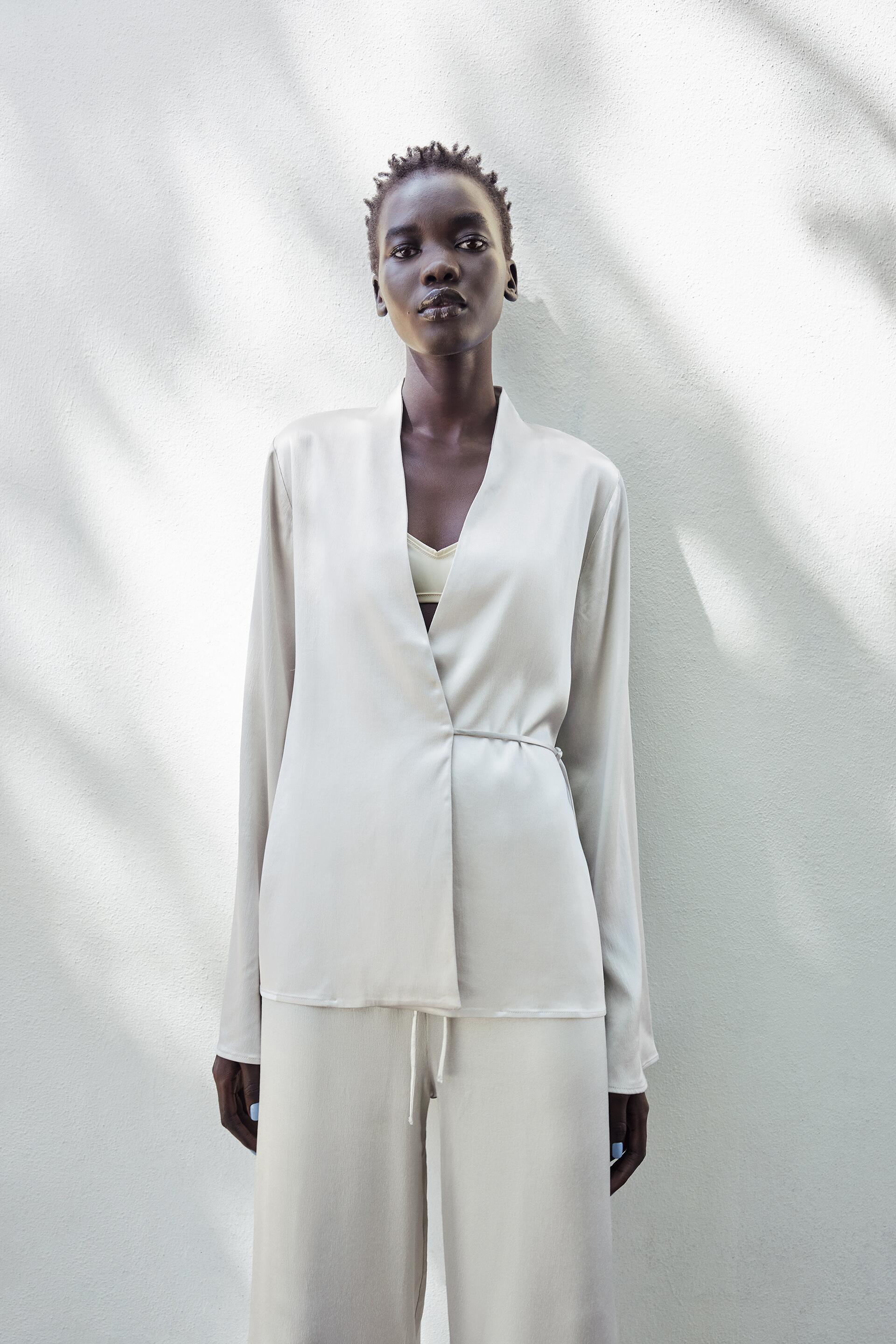 

АТЛАСНЫЕ БРЮКИ В ПИЖАМНОМ СТИЛЕ