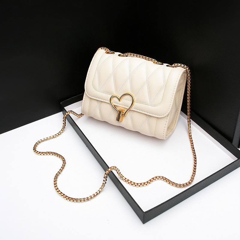 Niche Design Diamond-shaped Small Square Bag, Chain Bag, Casual and Versatile, Heart-shaped Lock Button, Single-shoulder Crossbody Women's Bag