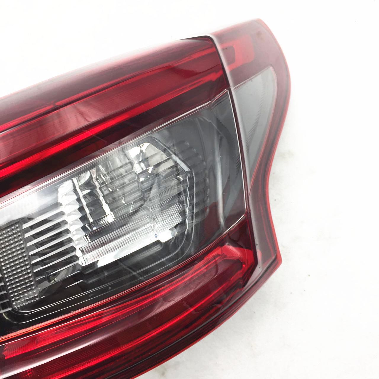 

Совместимый задний фонарь для Qashqai 2019 - Задний указатель поворота и стоп-сигнал Premium, Passenger Side, Curved Light (Outer)