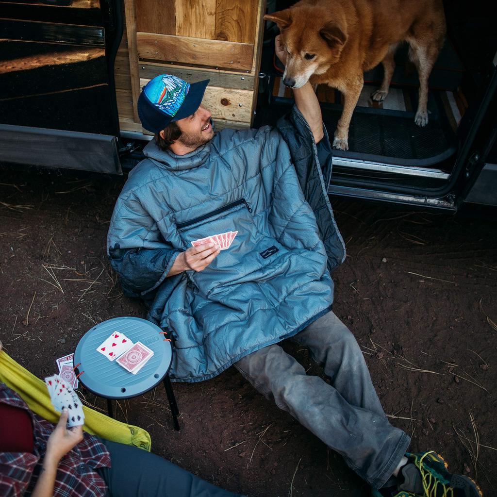 THERMAREST Honcho Poncho Insulated Outdoor Blanket Poncho with Hood Blue Print One Size