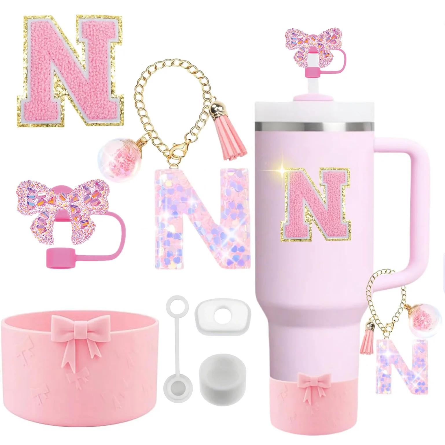 

7 шт. Рожеві аксесуари для стакана Stanley 30/40 унцій з ручкою, бантом, кришкою для соломинки, кришкою-чохлом, чохлом-чоботом, шармом з ініціалами, наліпкою з літерою
