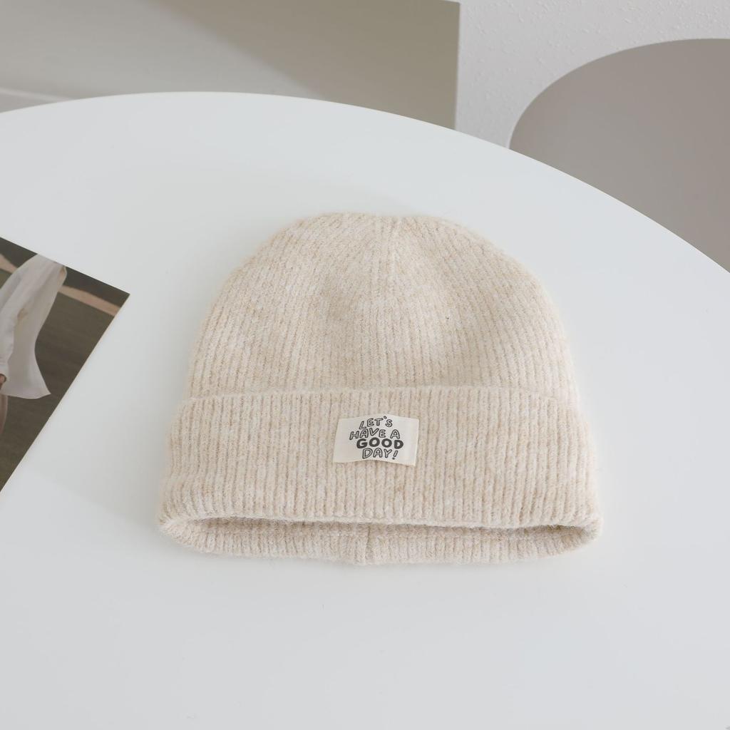Simple Letter Pattern Labeling Knitted Hat for Women In Autumn and Winter New Thickened Warm and Cold Hat Showing Face Small Ear Protection Hat