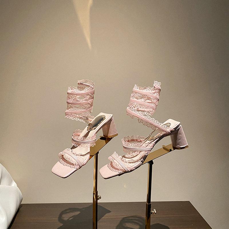 A 2025 French Retro Lace Lace-Up Open-Toe High Heel Female Summer Wear Square-Toed Thick-Heeled Sandals On The Outside