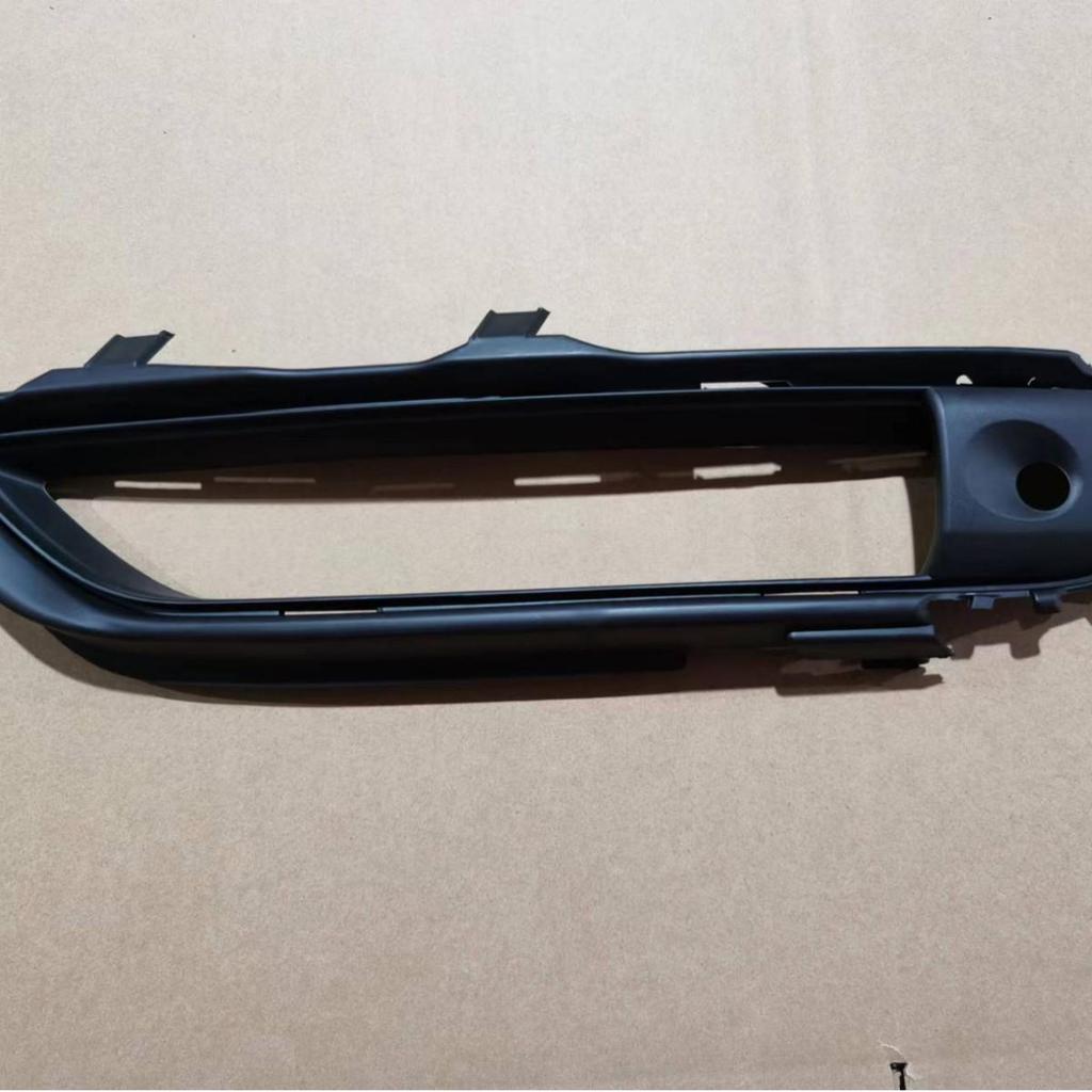 Porsche Cayenne 18 Turbo Front Bumper Air Vent Fog Light Frame Protector