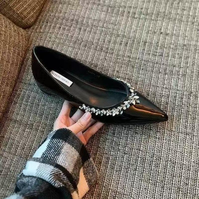 Autumn light luxury high-end rhinestone pointed flat-soled single shoes, women's shallow mouth inner height increase Mary Jane single shoes