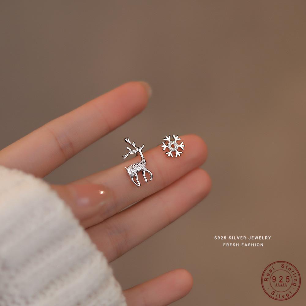 Korean Temperament Pavé Zircon Deer Snowflake Asymmetrical Earring for Women Student 925 Sterling Silver Christmas Party Jewelry