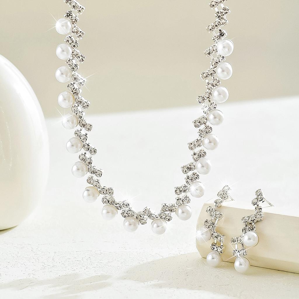 3PC Women's Fashion Trend Copper Claw Chain Series Zircon Necklace Earrings Zircon Set Wedding Banquet Party Holiday Gift