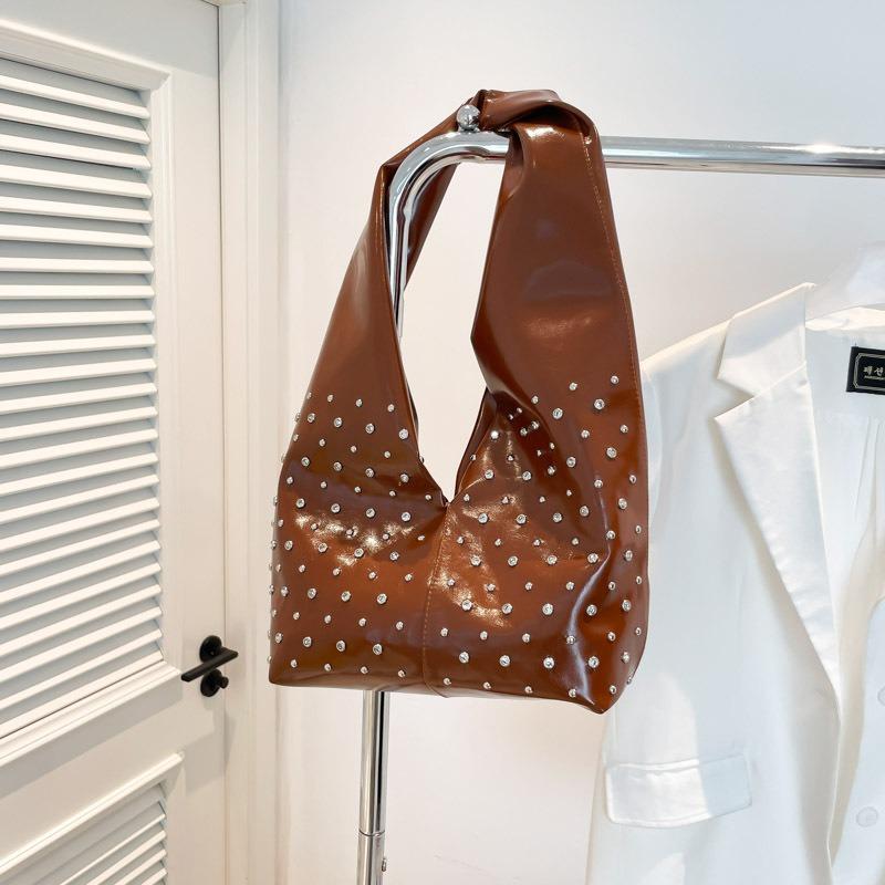 Punk Spice Girl Style Large Capacity Bag Women's Summer New Niche Underarm Retro Rivet Commuter Bag Tide