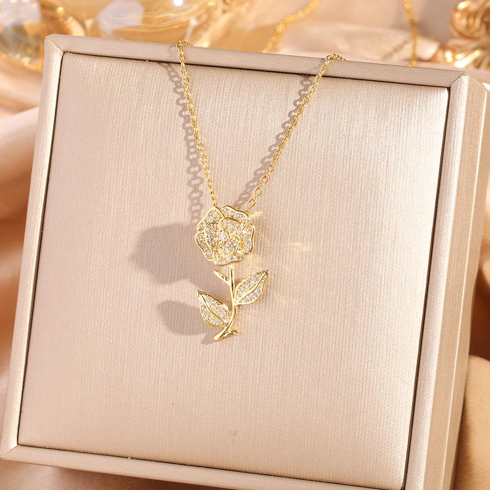 Women's Korean Style Rose Pendant Necklace with Zirconia Inlay, High-End Titanium Steel Clavicle Chain