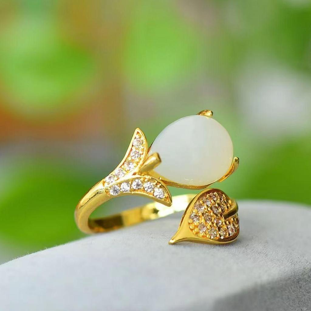 Innovative Trendy Hetian Jade Leaf Alloy Ring: Simple, Luxurious, and Fashionable Design