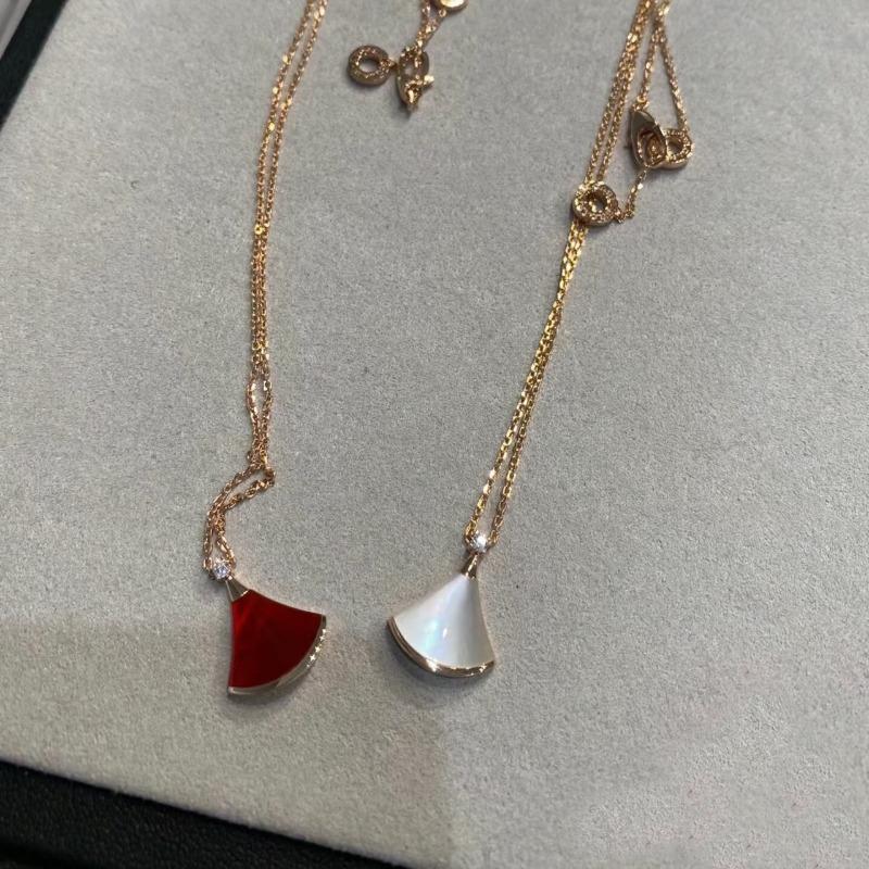 White Fritillary Small Skirt Fan Necklace Women's K Rose Gold Red Agate Light Luxury Full Diamond Fan Pendant Clavicle Chain