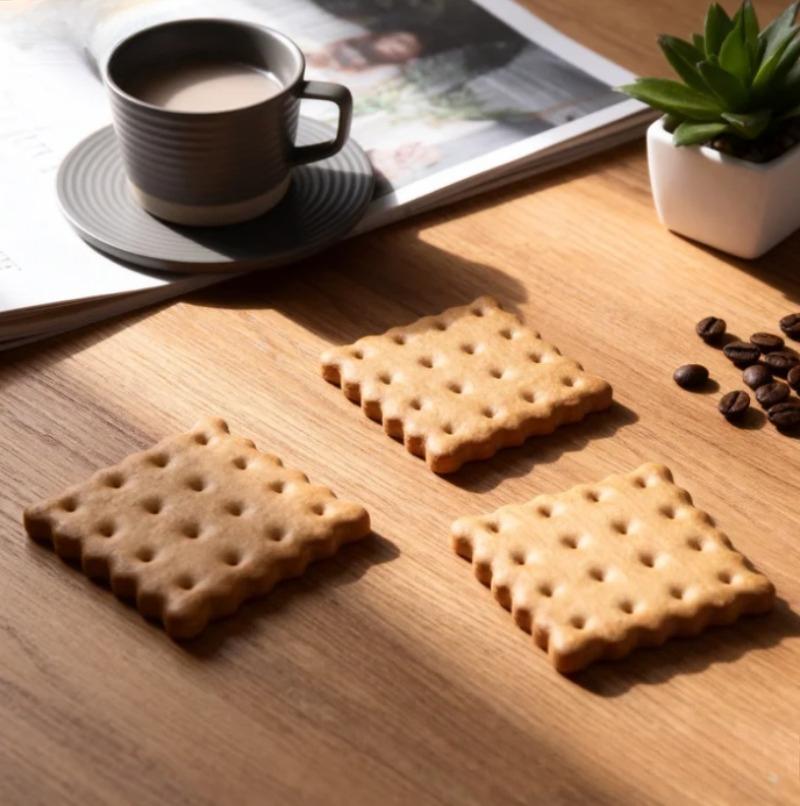 Natural Wood Coasters Heat Resistant Cup Mats for Kitchen Table Creative Biscuit Design Drink Holder Rustic Home Decor