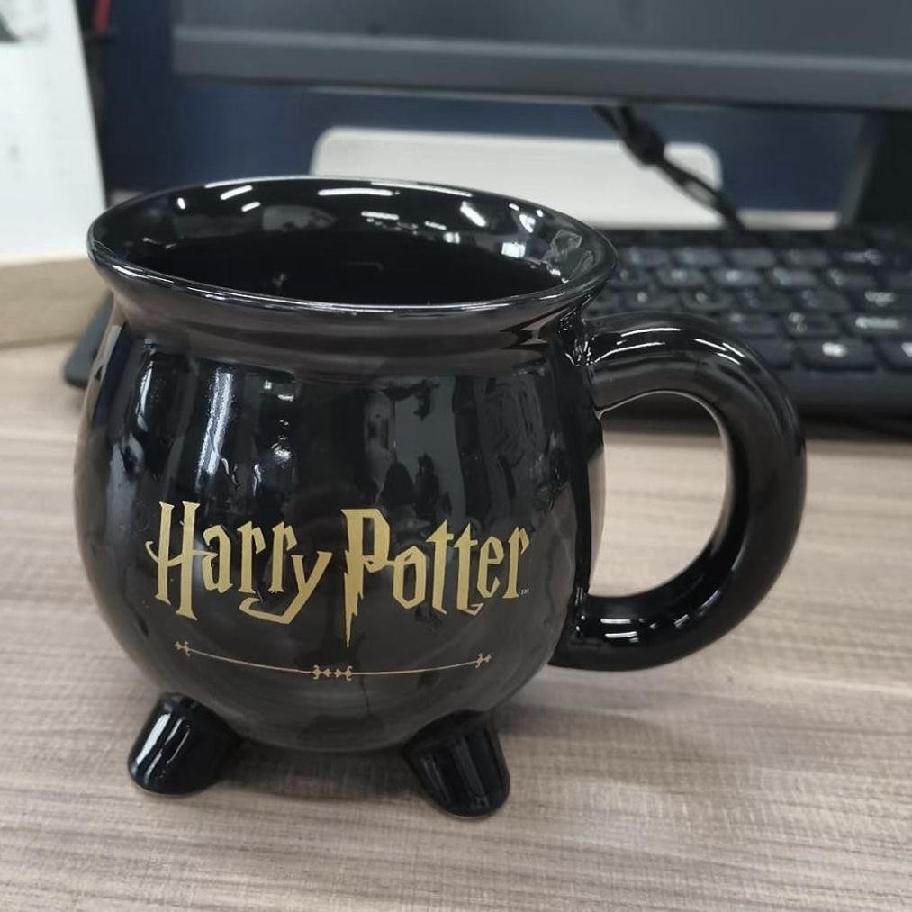 Collector's Gift: Classic Harry Potter Hogwarts Ceramic Coffee Mug
