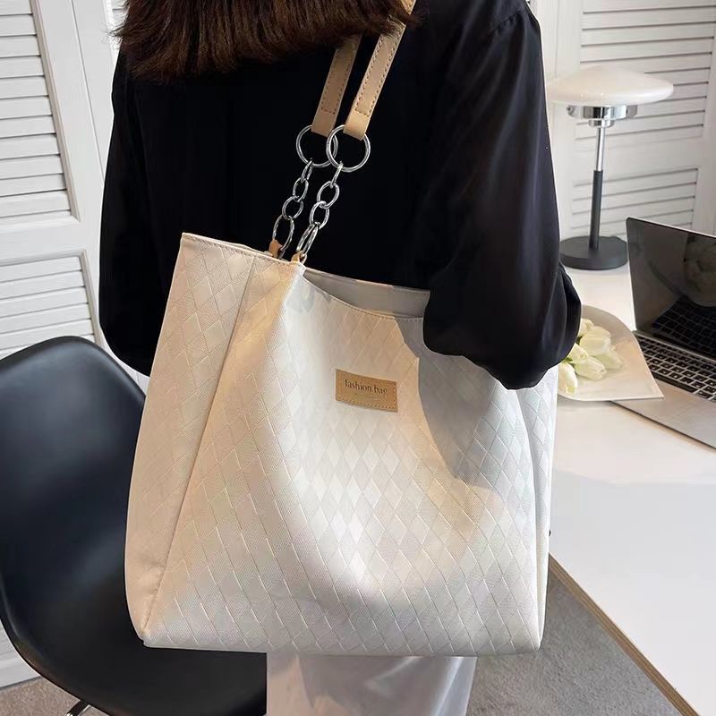 

Large Capacity Women s Summer Versatile High-End Shoulder Bag Commuter Tote Bag one size