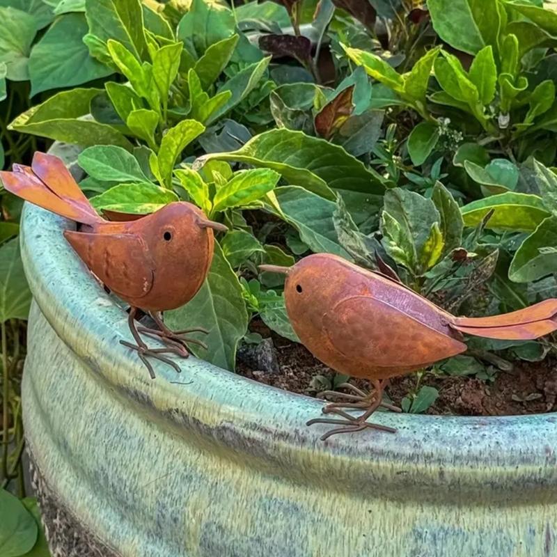2Pcs Exquisite Decorative Ornament Metal Bird Decorative Ornament Figures Rusty Metal Bird Home Decoration