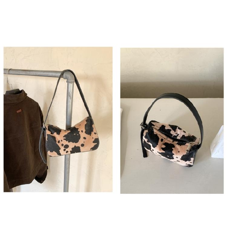 Shoulder Bag for Women Cow Print Clutches Purses Hobos Handbag with Zipper Closure Trendy Underarm Purses Commuting Bag