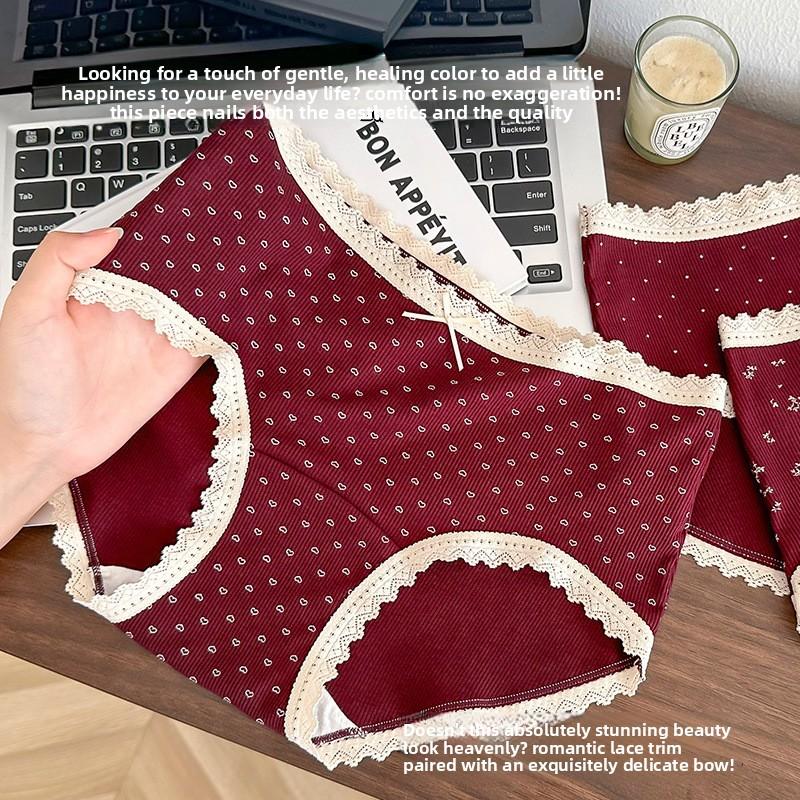 Girls Autumn and Winter Year Vintage Lace Edge Skin Comfortable Cotton Crotch Triangle Briefs