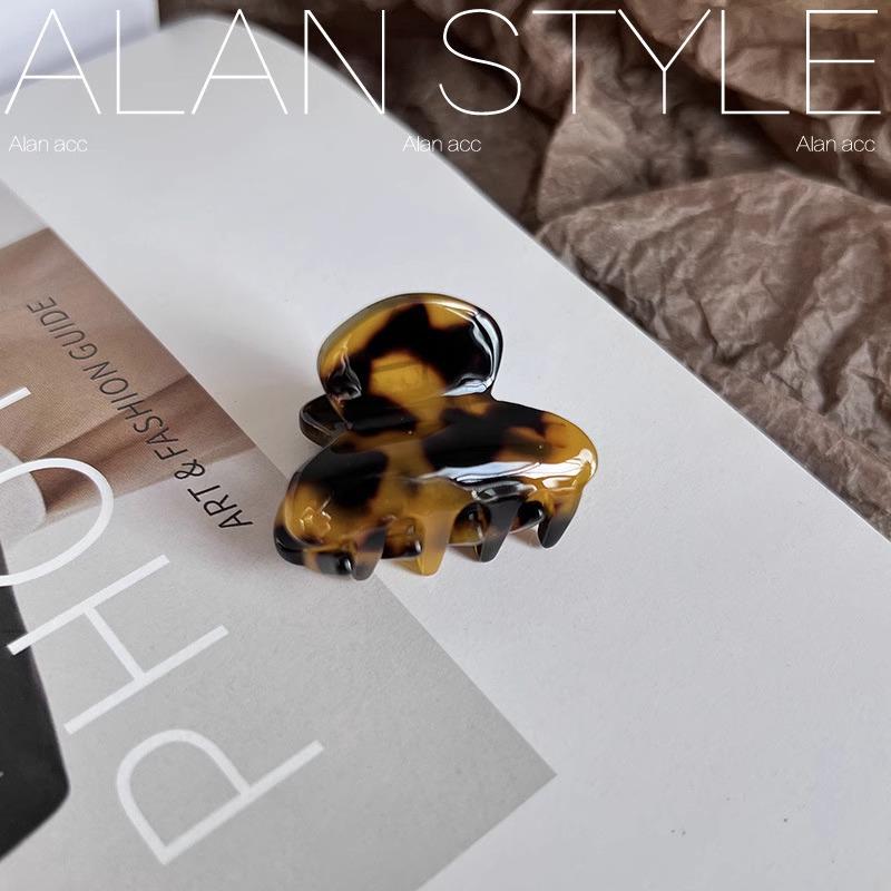 Korean Tortoiseshell Acetate Hair Claw - Small, Stylish Bangs Clip