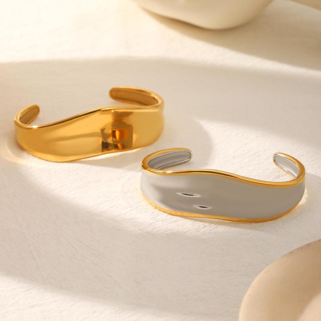18K Gold High-Gloss Curved Stainless Steel Women's Bracelet with Non-Fading Titanium Steel