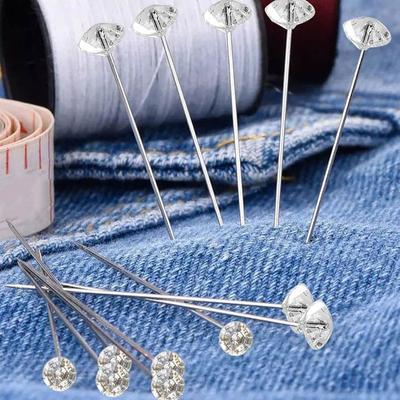 1 Schachtel 50 Stück Legierungsnadeln Transparente Diamantnadel DIY Hochzeitsstraußnadeln Sticknadeln Plastikbox Nähzubehör