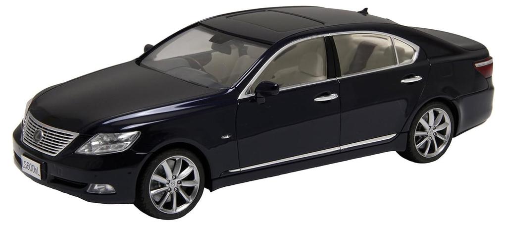 Fujimi Models Inch Up Series 7 Toyota Lexus LS600hL 2010 Model Plastic Model Kit ID7 1/24 No.