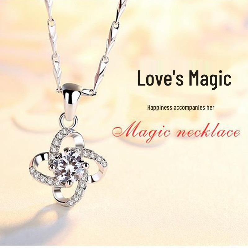 Fashion Four-Leaf Clover Imitation Moissanite Diamond Pendant Necklace