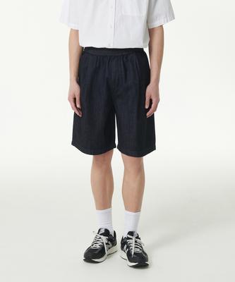Lightweight One-Pleat Wide Banded Denim Shorts [Deep Indigo]