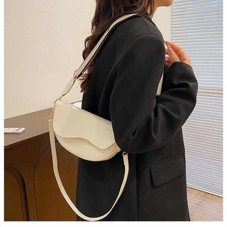 Retro Minimalist Saddle Bag for Women 2026 New Fashion Wide Strap Shoulder Crossbody Purse CLE