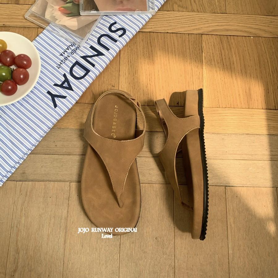 Grape mother with the same minimalist temperament flip-flops sandals retro versatile toe flat bottom niche Roman style women's sandals