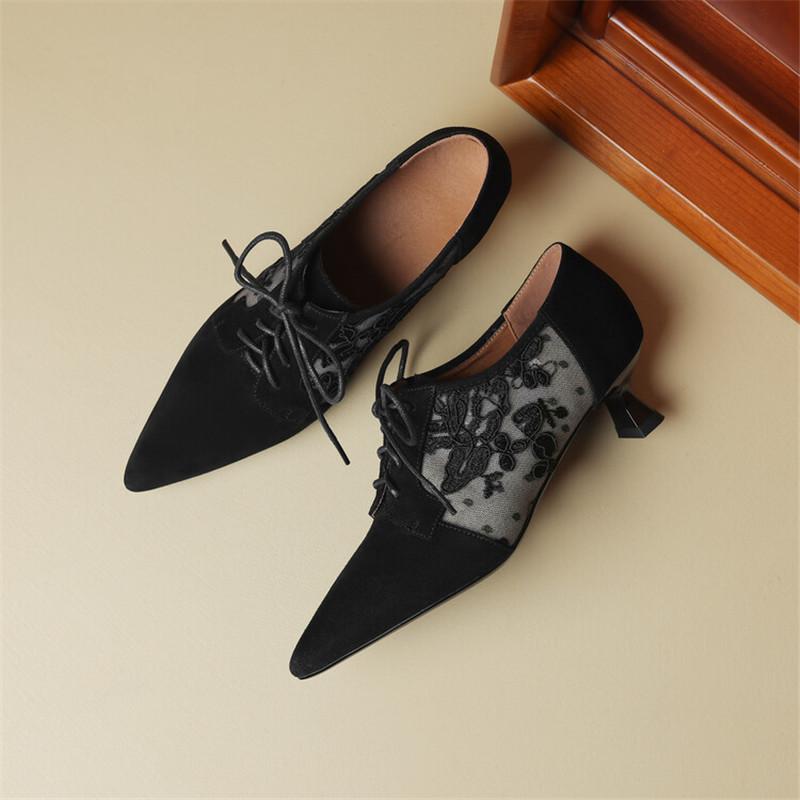 Fashion New Spring Sheep Suede Women Shoes French Retro Pointed Toe Women Pumps Embroidered Mesh Loafers Shoes for Women Ladies Shoes