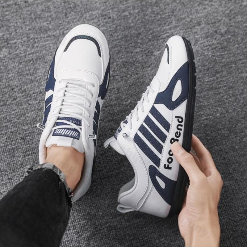 Sneakers Bianchi da Uomo 2026 Primavera Autunno Nuova Moda Antiscivolo Scarpe Sportive da Corsa Leggere Comode da Esterno Casual Piatte