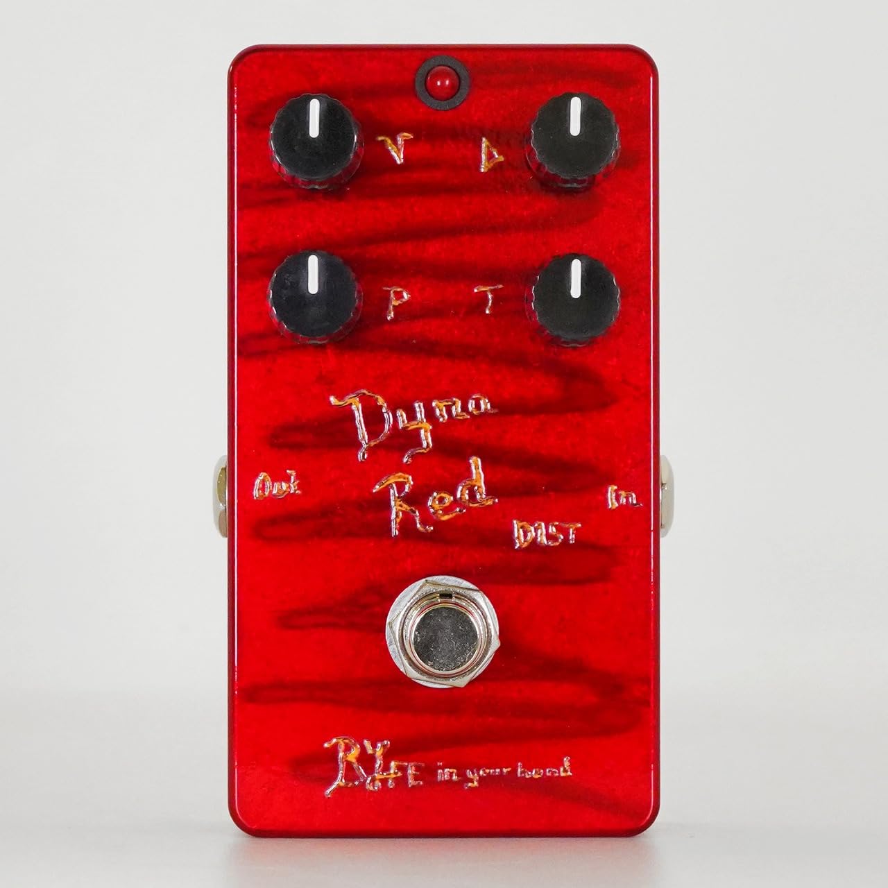

Серія One Control BJFE у вашій руці Dyna Red Distortion 4K Distortion Guitar Effector