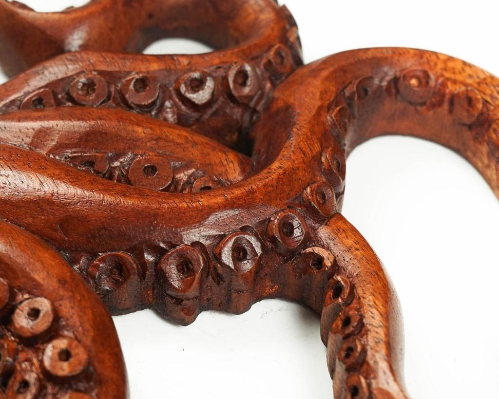 Hand-Carved Wooden Octopus Wall Decor – Nautical Marine-Themed Hanging Art Statue